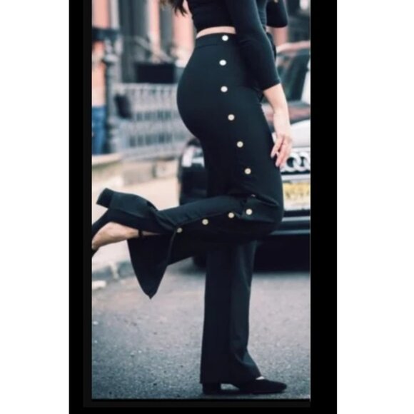 Romeo & Juliet Couture Black Pants Gold Side Snaps NWT Size S - Picture 1 of 11